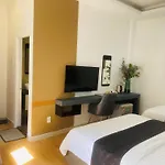 Trang An Hotel - 5 Minutes Landmark 81