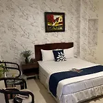 Trang An Hotel - 5 Minutes Landmark 81