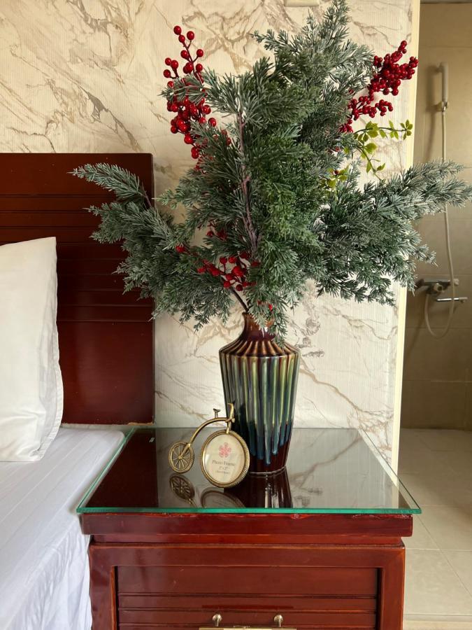 Hotel Trang An - 5 Minutes Landmark 81 Ho Chi Minh City