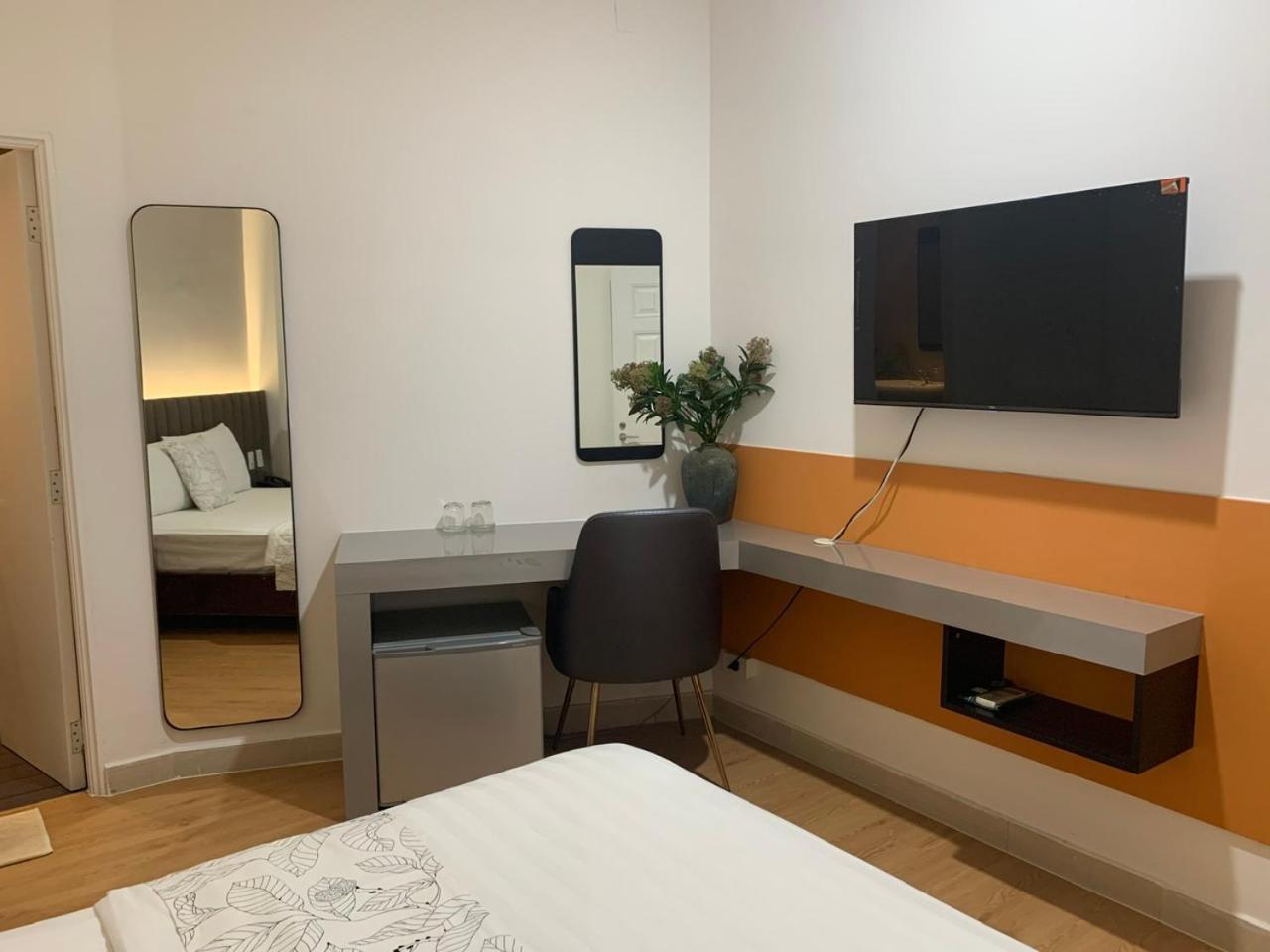 Trang An - 5 Minutes Landmark 81 Hotel Ho Chi Minh City