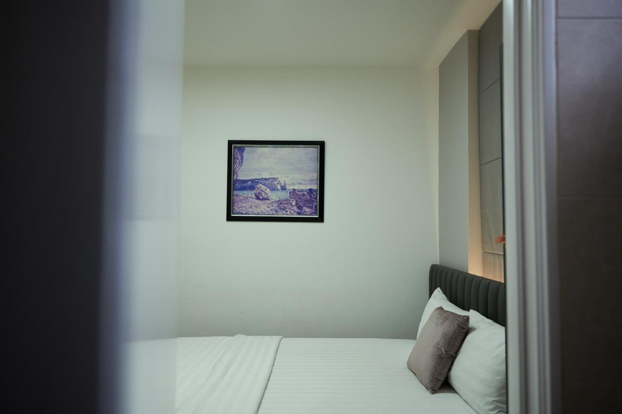 Trang An - 5 Minutes Landmark 81 Hotel 2*