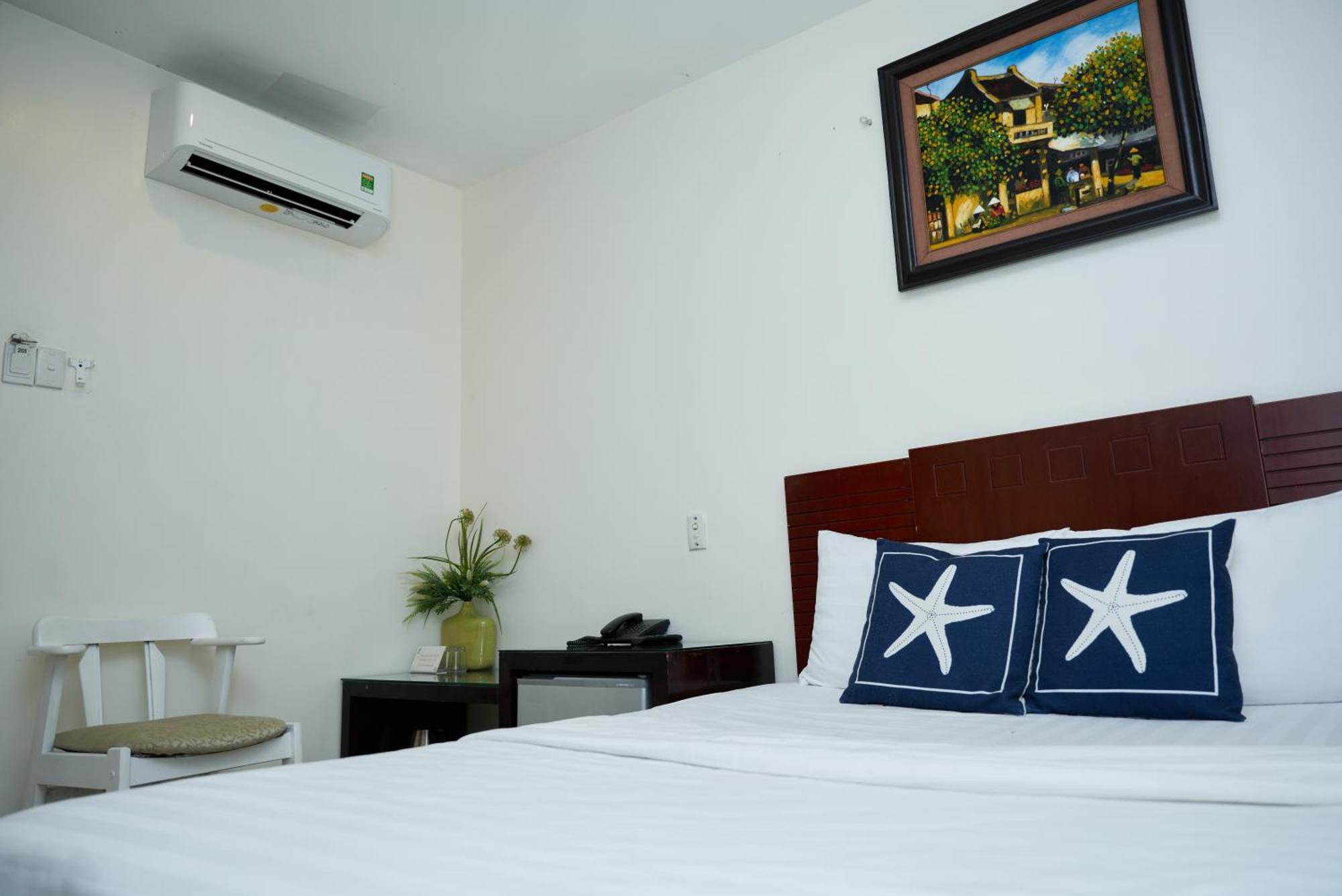 Trang An - 5 Minutes Landmark 81 Hotel