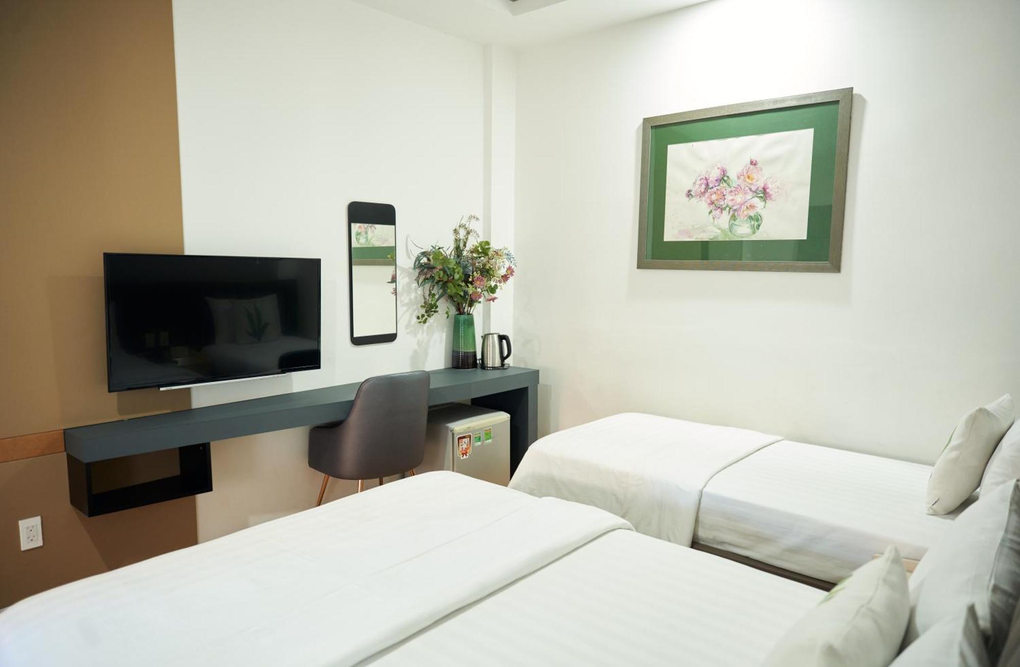 Hotel Trang An - 5 Minutes Landmark 81 Ho Chi Minh City