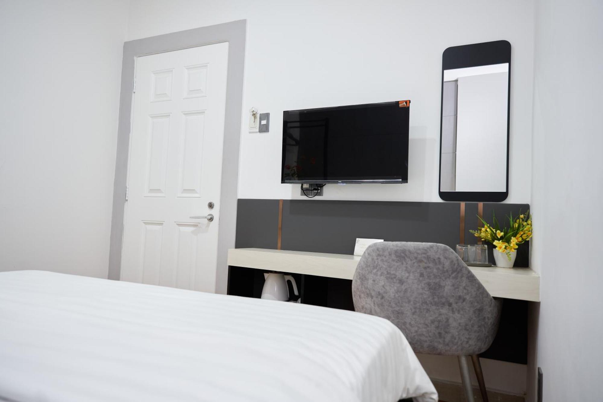 Hotel Trang An - 5 Minutes Landmark 81 2*