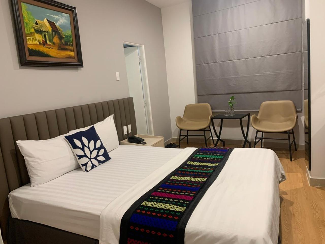 Hotel Trang An - 5 Minutes Landmark 81 Ho Chi Minh City